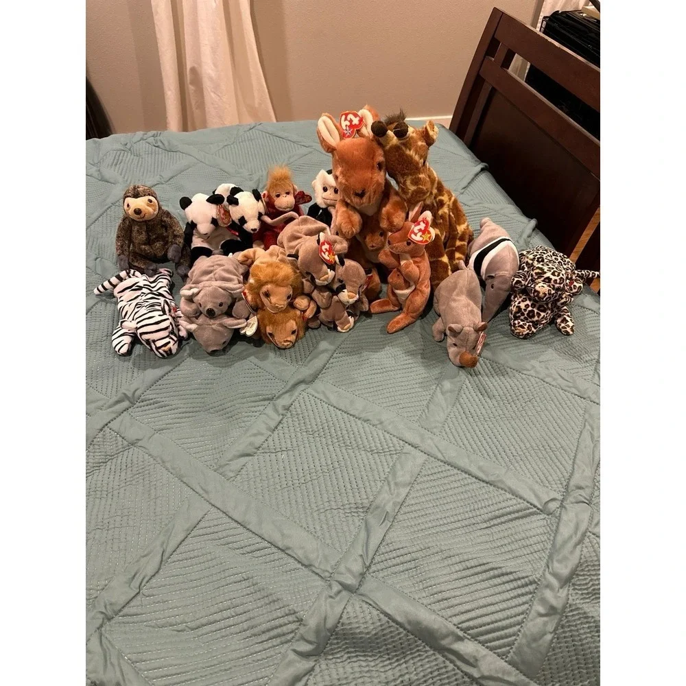 Beanie Baby International Safari Lot (20‎ total)